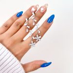 گوشواره آویزدار طرح گل آبکاری رودیوم
