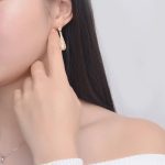 گوشواره آویزدار گل مشبک آبکاری رودیوم نقره ای/رزگلد