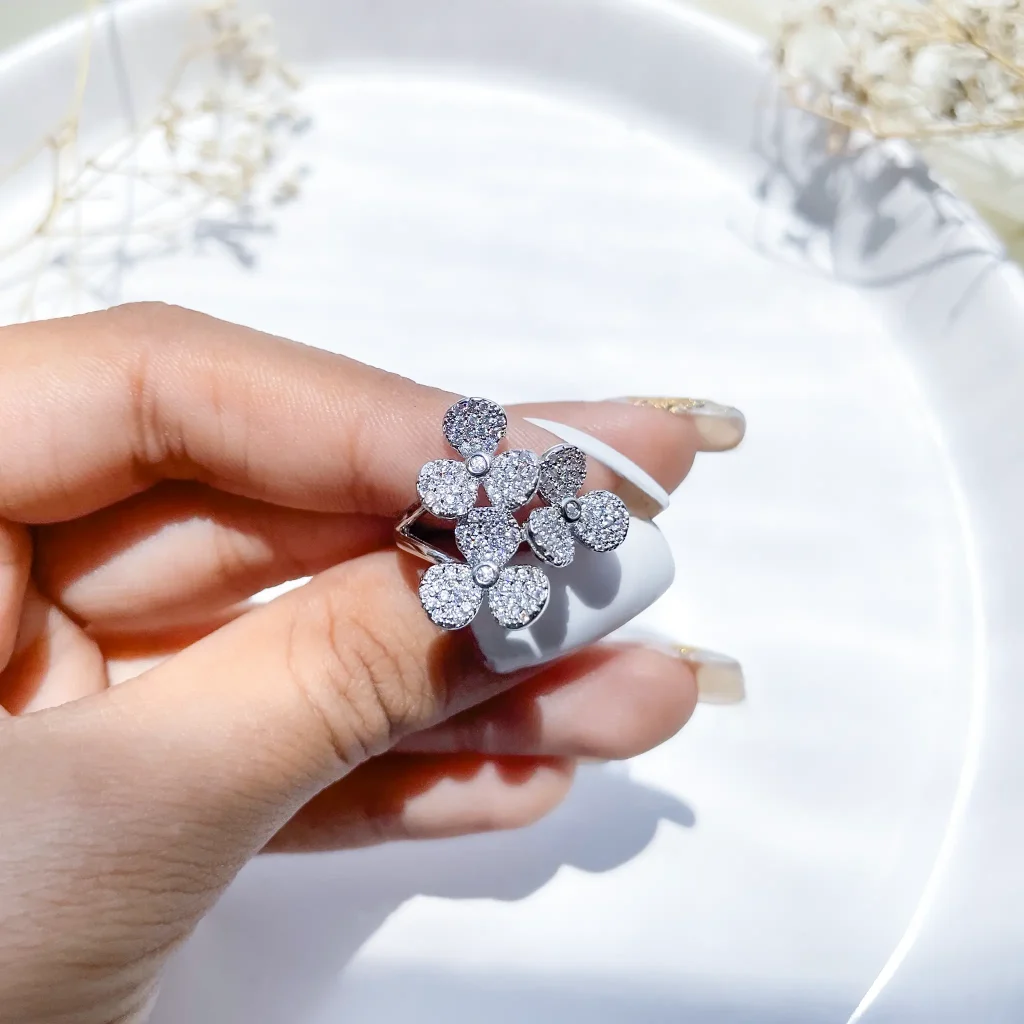 حلقه گل جواهری آبکاری رودیم قابل تنظیم