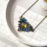گردنبند گل ماکسی رنگارنگ برنزی