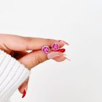 گوشواره تک کریستال سرخابی آبکاری رودیوم رزگلد/نقره ای