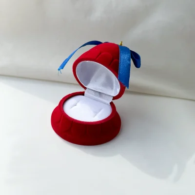 جعبه انگشتری زنگوله جیر قرمز