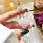 گردنبند قلب سنگ رز کوارتز استیل