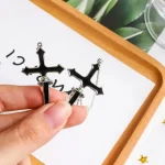 فیک پلاگ صلیب مشکی آویزدار