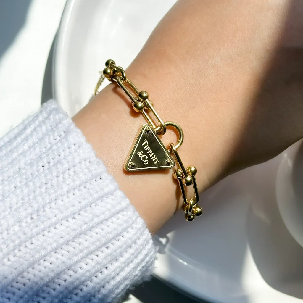 دستبند تیفانی آویز قفل استیل طلایی