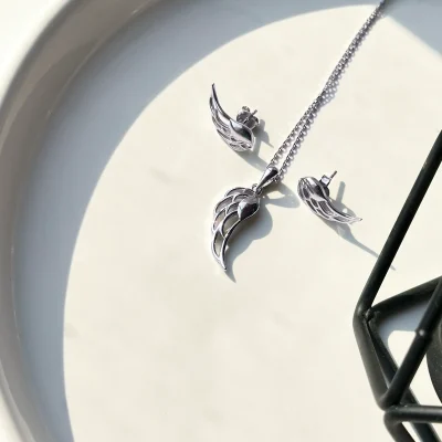 گردنبند بال فرشته مینیمال نقره