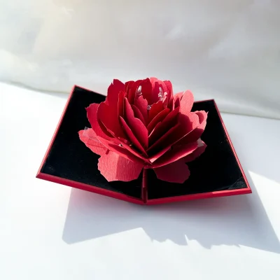 جعبه گل رز قرمز سورپرایز