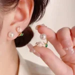 گوشواره گل رز صورتی میخی