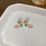 گوشواره گل رز صورتی میخی