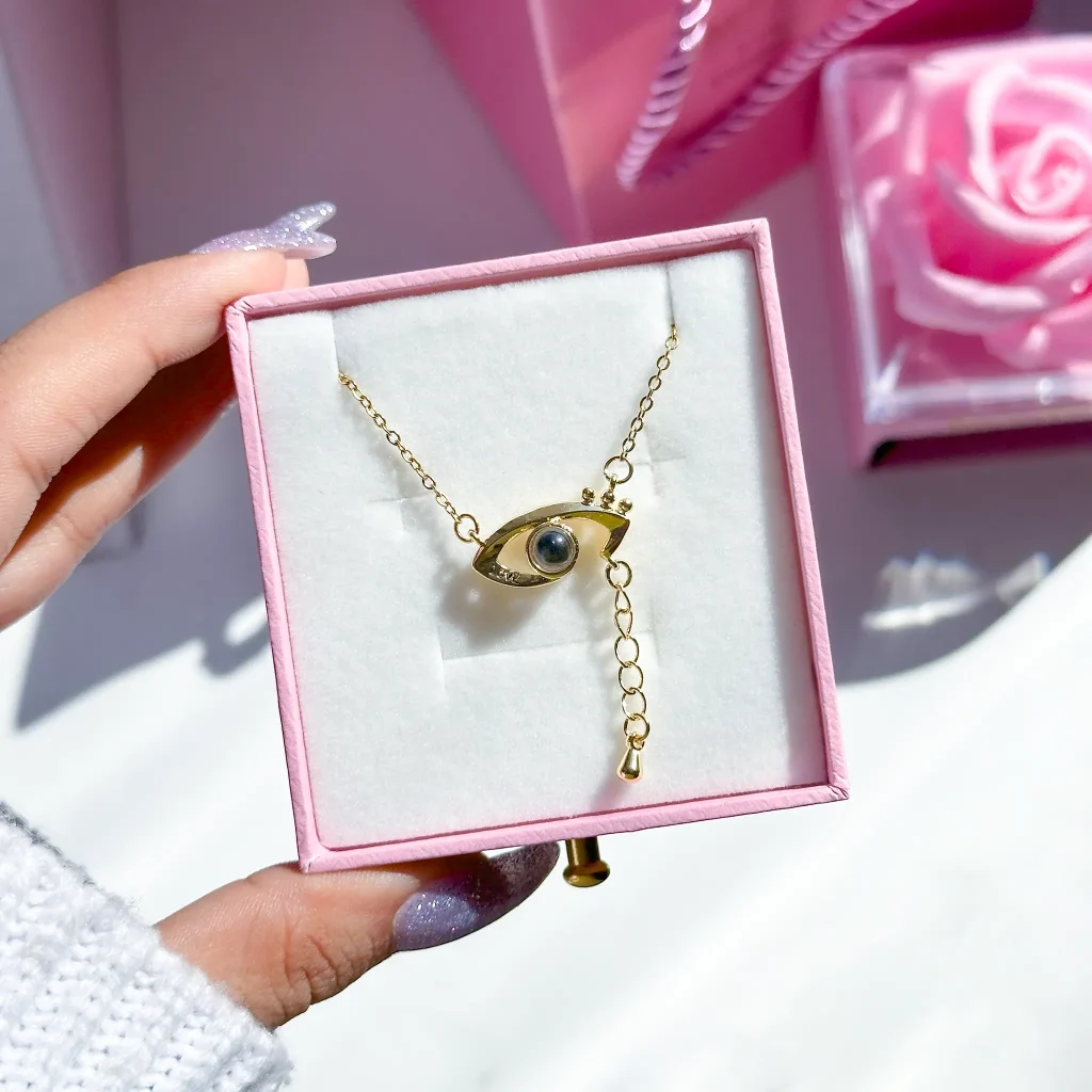 گردنبند چشم دوست دارم به 100 زبان استیل