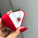 گردنبند توت فرنگی مینیمال استیل