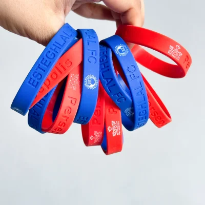 دستبند پرسپولیس استقلال فری سایز دستبند تیم پرسپولیس سیلیکونی قرمز دستبند تیم استقلال سیلیکونی آبی دستبند استقلال پرسپولیس فوتبال اسپورت