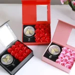 پک گل گردنبند‌ مروارید عشق شانسی رنگ مرواردید داخل صدف ها کاملا شانسی می باشد هر رنگ بر اساس کاتالوگ روی بسته معنی خاص خودش را دارد