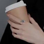 انگشتر گل رز میخی قابل تنظیم