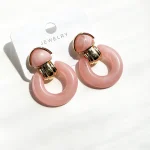 گوشواره طرح سنگ مینیمال گوشواره طرح سنگ رزینی گوشواره طرح سنگی صورتی گوشواره آویزدار رزینی گلبهی گوشواره آویز سنگی حلقه ای مشکی آبکاری رودیوم طلایی