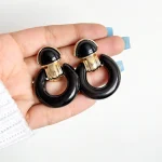 گوشواره طرح سنگ مینیمال گوشواره طرح سنگ رزینی گوشواره طرح سنگی صورتی گوشواره آویزدار رزینی گلبهی گوشواره آویز سنگی حلقه ای مشکی آبکاری رودیوم طلایی