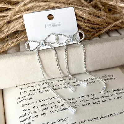 گوشواره پاپیون بلند جواهری