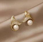 گوشواره دم وال مروارید