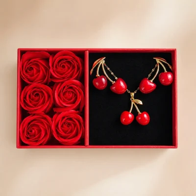 گوشواره آلبالو آویزدار طلایی